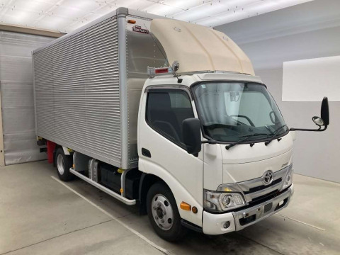 2021 Toyota Dyna Truck XZU650[1]