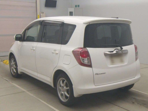 2010 Toyota Ractis NCP100[2]