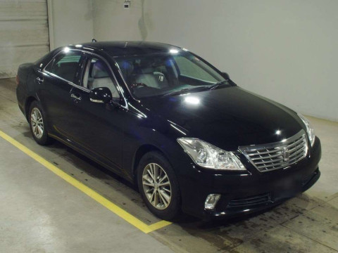 2010 Toyota Crown GRS201[2]