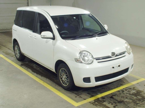 2010 Toyota Sienta NCP85G[2]