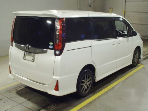 2014 Toyota Noah ZRR85W[1]