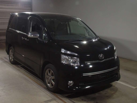 2010 Toyota Voxy ZRR70W[2]