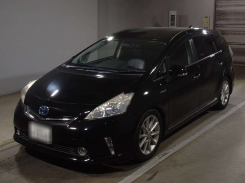 2011 Toyota Prius alpha ZVW41W[0]