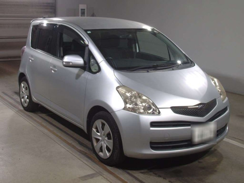 2010 Toyota Ractis NCP100[2]