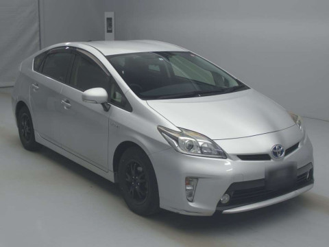 2012 Toyota Prius ZVW30[2]