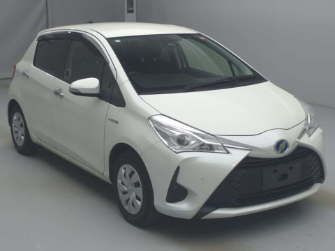 2018 Toyota Vitz NHP130[2]