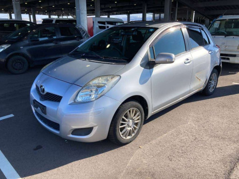 2009 Toyota Vitz SCP90[0]