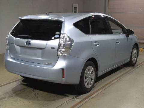 2011 Toyota Prius alpha ZVW41W[1]