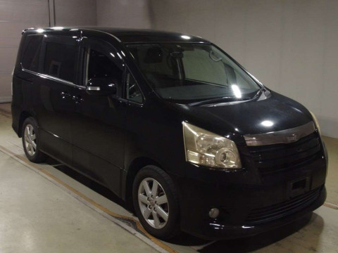 2008 Toyota Noah ZRR70W[2]