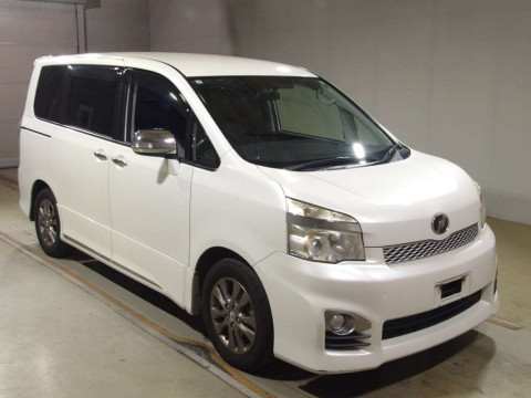 2013 Toyota Voxy ZRR70W[2]