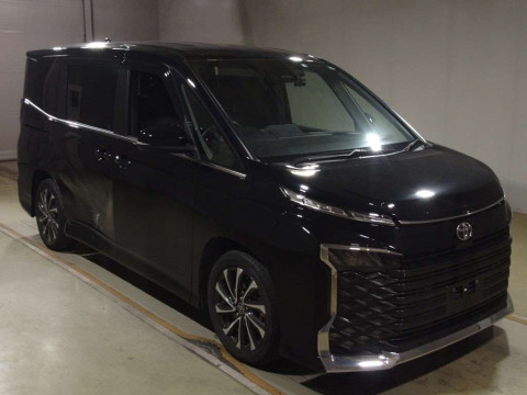 2022 Toyota Voxy MZRA90W[2]