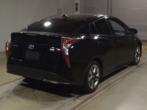 2016 Toyota Prius ZVW51[1]