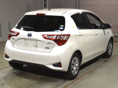 2017 Toyota Vitz NHP130[1]