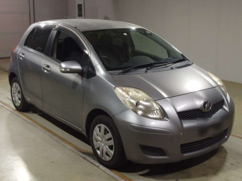 2010 Toyota Vitz SCP90[2]