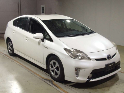 2014 Toyota Prius ZVW30[2]