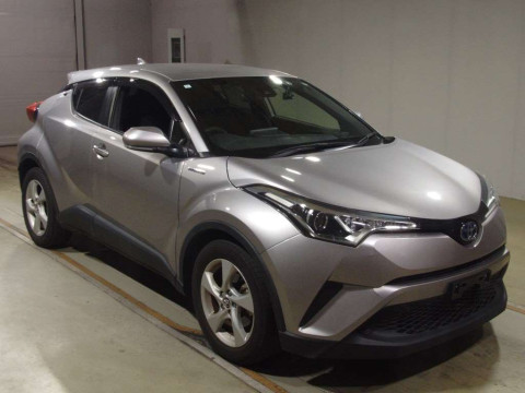 2019 Toyota C-HR ZYX10[2]