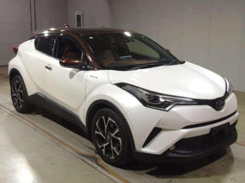 2019 Toyota C-HR ZYX10[2]