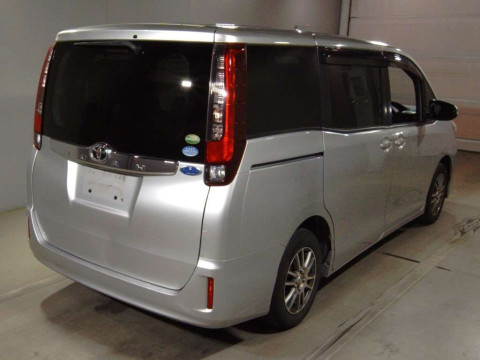 2014 Toyota Noah ZRR80G[1]