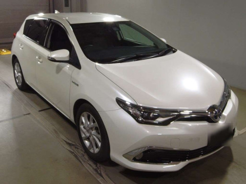 2016 Toyota Auris ZWE186H[2]