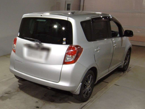 2010 Toyota Ractis SCP100[1]