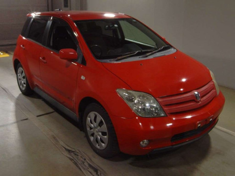 2004 Toyota IST NCP60[2]