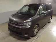 2013 Toyota Voxy