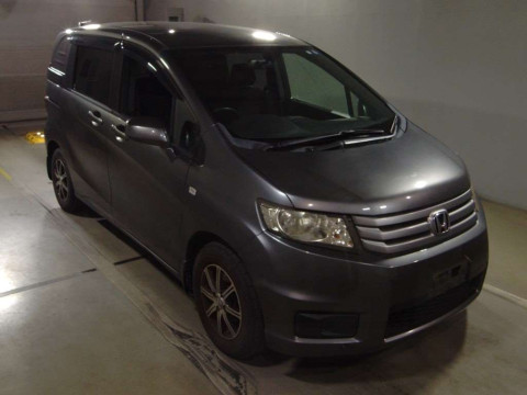 2010 Honda Freed Spike GB3[2]