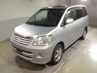 2002 Toyota Noah