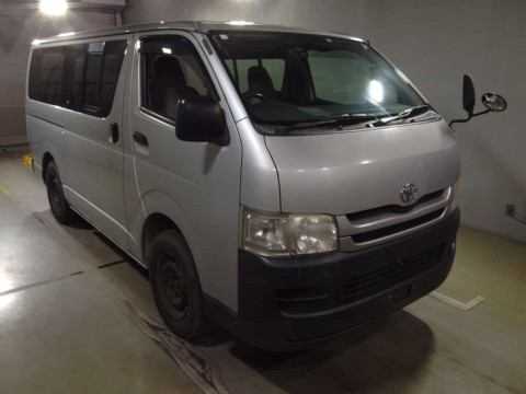 2009 Toyota Regiusace Van KDH206V[2]