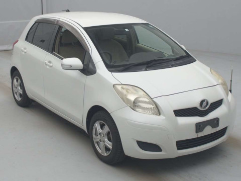 2010 Toyota Vitz SCP90[2]