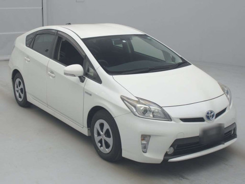 2014 Toyota Prius ZVW30[2]