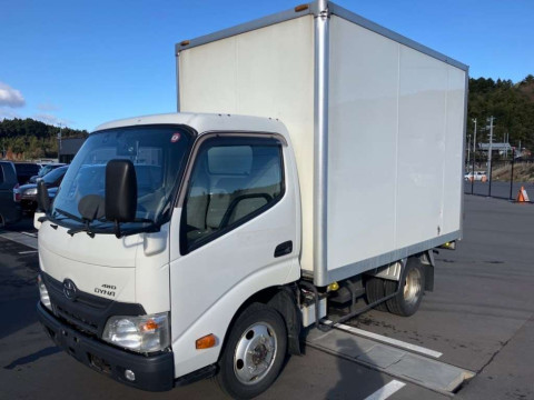 2016 Toyota Dyna Truck XZC675[0]