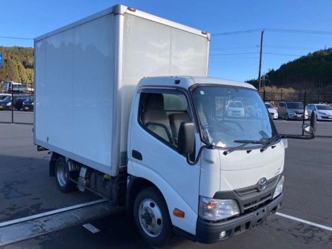 2016 Toyota Dyna Truck XZC675[2]