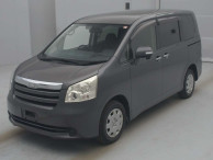 2010 Toyota Noah