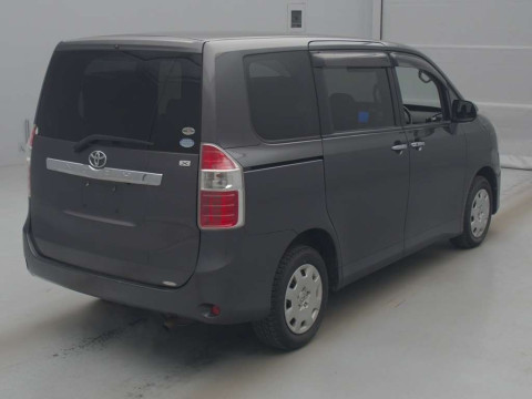 2010 Toyota Noah ZRR75G[1]