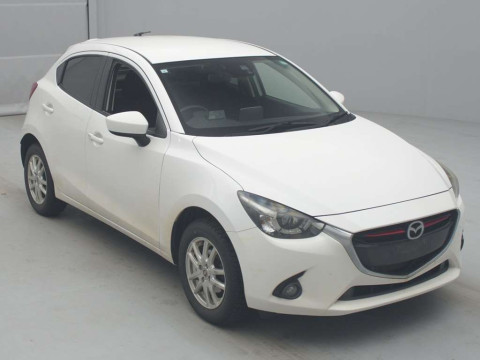 2015 Mazda Demio DJ5AS[2]