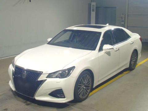 2016 Toyota Crown GRS214[0]