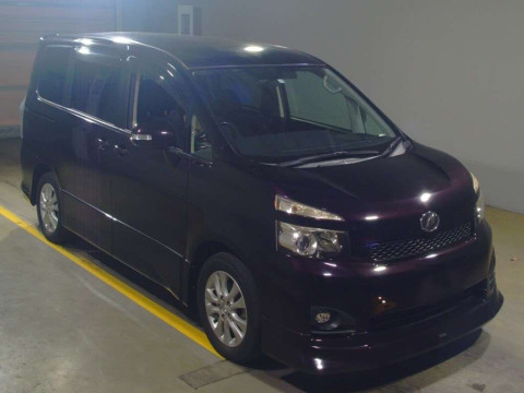 2011 Toyota Voxy ZRR70W[2]