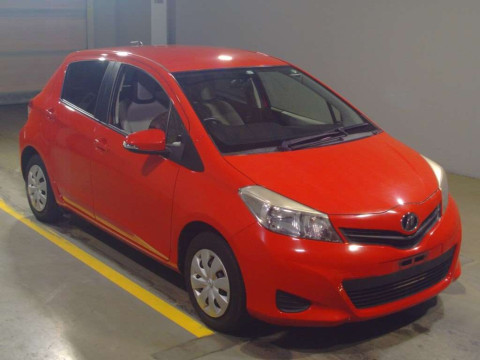 2013 Toyota Vitz NSP130[2]