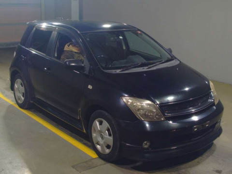 2005 Toyota IST NCP61[2]