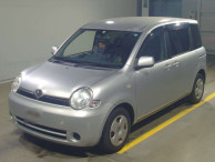 2003 Toyota Sienta