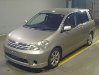 2004 Toyota Raum