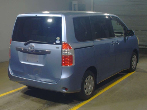 2008 Toyota Noah ZRR70G[1]