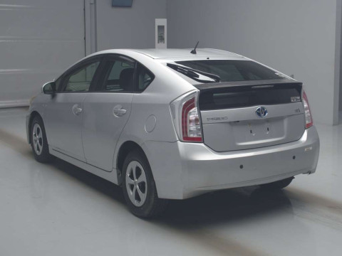 2012 Toyota Prius ZVW30[2]