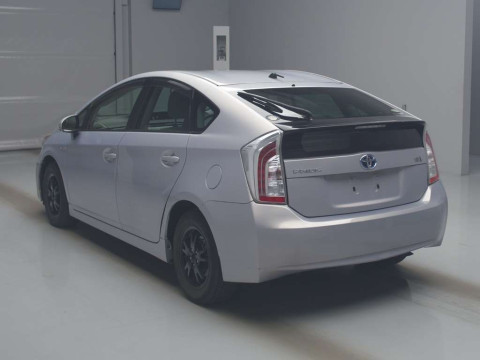 2013 Toyota Prius ZVW30[2]