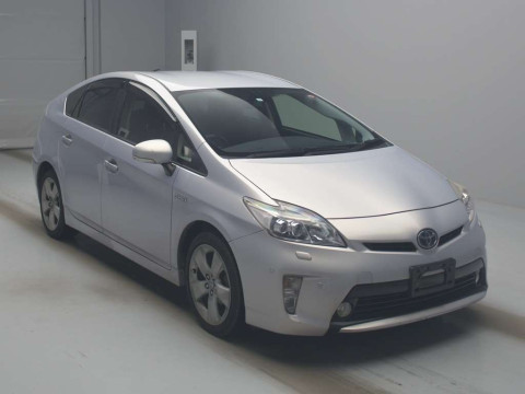 2013 Toyota Prius ZVW30[1]