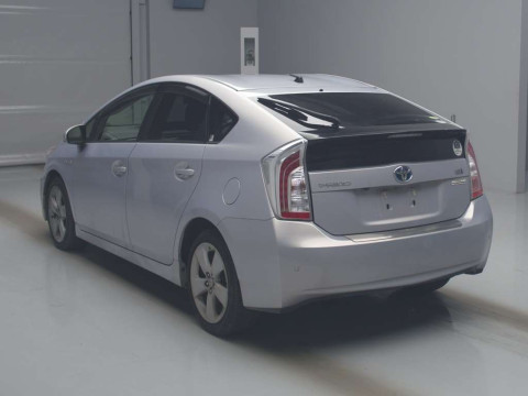 2013 Toyota Prius ZVW30[2]