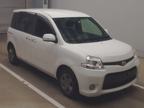 2014 Toyota Sienta NCP81G[1]