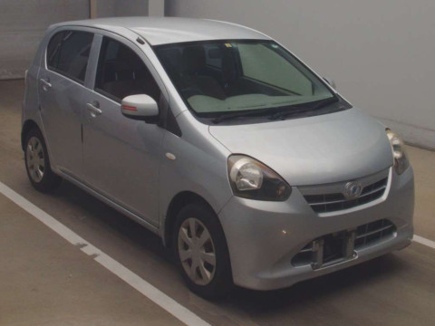 2012 Daihatsu Mira es LA300S[1]