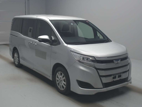 2017 Toyota Noah ZWR80G[1]